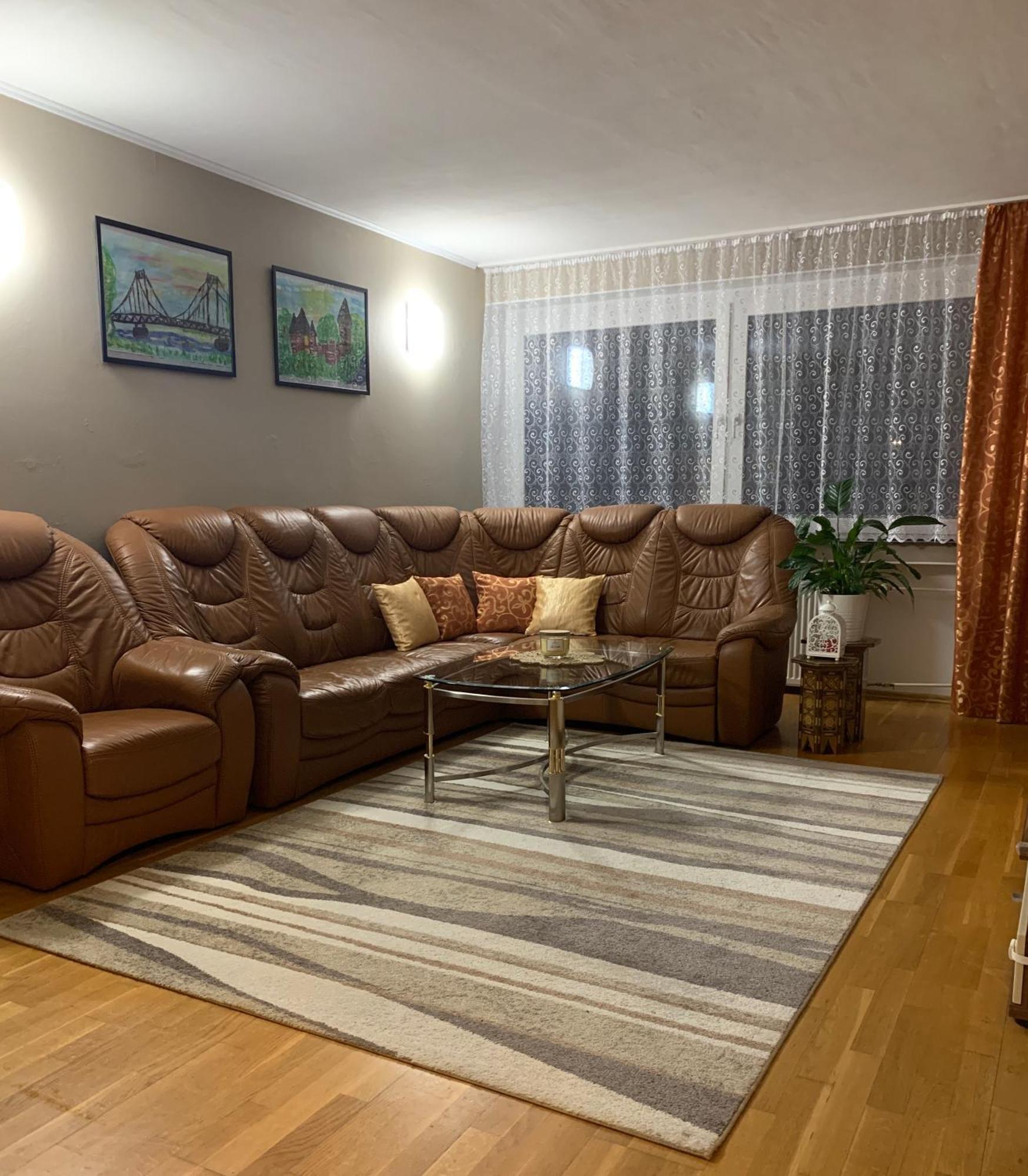 Leon'S Apartment Krefeld Bagian luar foto